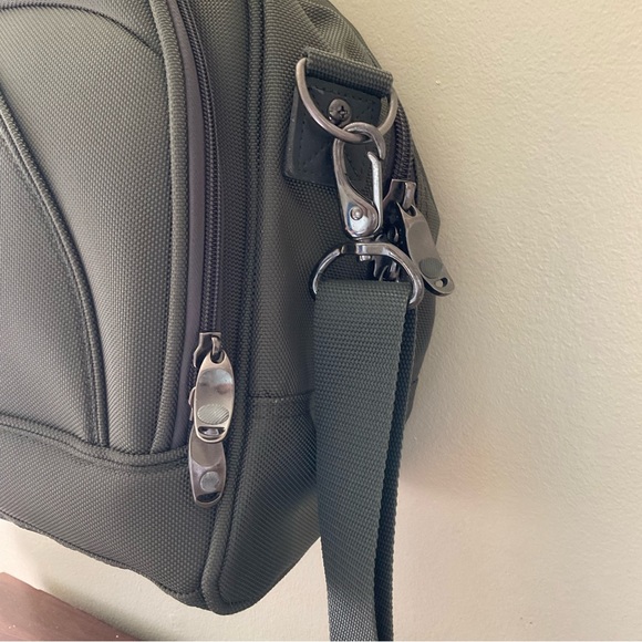 Atlantic Luggage Carry-on Travel Bag in Olive Green. - Picture 9 of 16